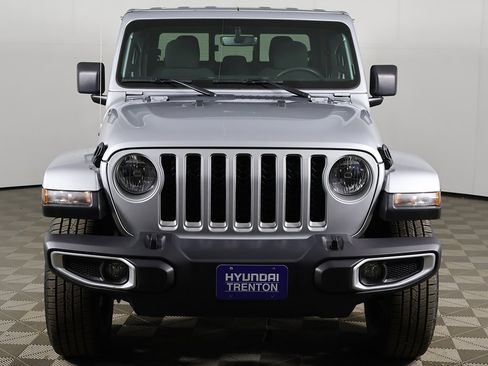 Used 2023 Jeep Gladiator Overland image 8