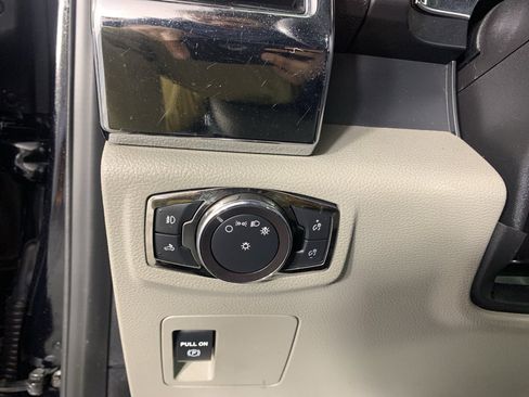 Used 2018 Ford F150 XLT image 17