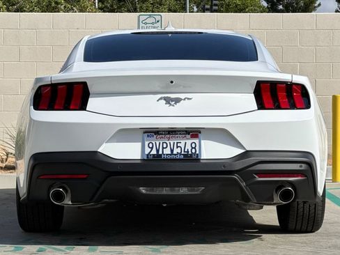 Used 2025 Ford Mustang Coupe RWD image 8