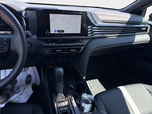 Used 2025 Toyota Camry SE FWD image 21