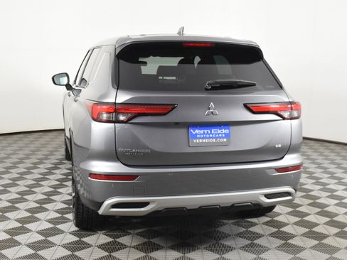 Used 2023 Mitsubishi Outlander SE image 7