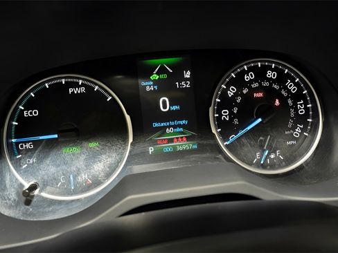 Used 2022 Toyota RAV4 XLE Premium image 18