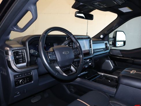 Used 2024 Ford F350 Platinum w/ Tremor Off-Road Package AWD/4WD image 23