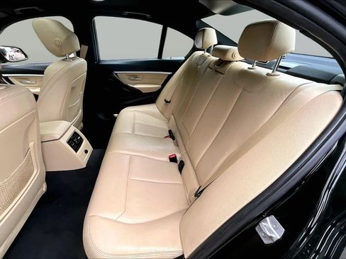 Used 2018 BMW 330i xDrive Sedan AWD/4WD image 20