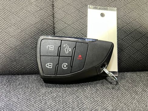 Used 2025 Chevrolet Silverado 1500 Custom image 29