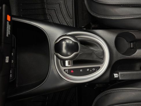 Used 2014 Kia Soul FWD image 21