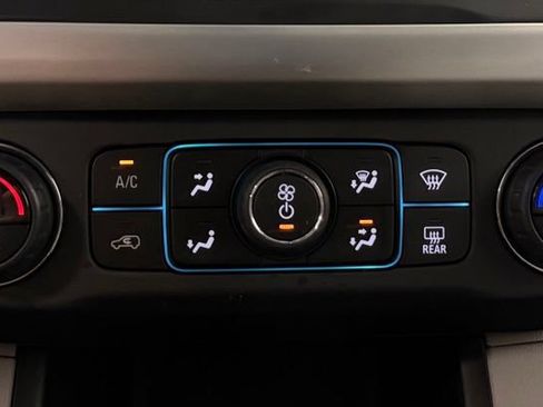Used 2019 GMC Acadia SLE FWD image 20