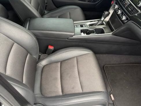 Used 2022 Honda Accord Sport image 8