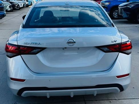 Used 2023 Nissan Sentra SV image 3