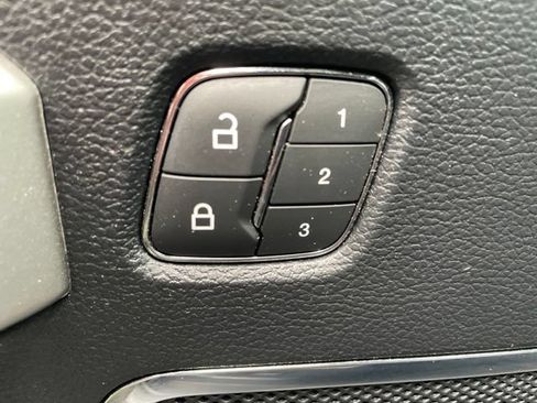 Used 2020 Ford F150 Lariat w/ Equipment Group 502A Luxury AWD/4WD image 5