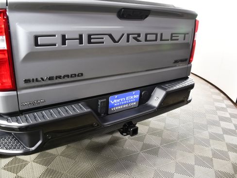 Used 2024 Chevrolet Silverado 1500 ZR2 w/ Technology Package AWD/4WD image 15