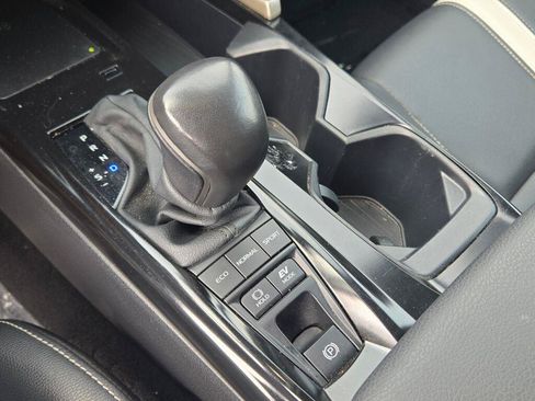 Used 2025 Toyota Camry SE FWD image 14