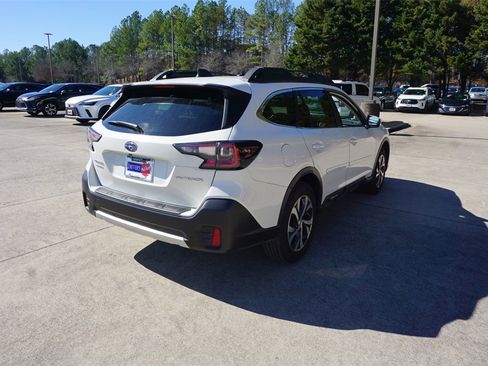 Used 2020 Subaru Outback Limited image 24
