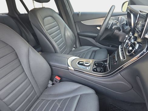 Used 2019 Mercedes-Benz GLC 300 4MATIC image 10