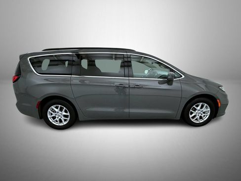 Certified 2022 Chrysler Pacifica Touring-L FWD image 4