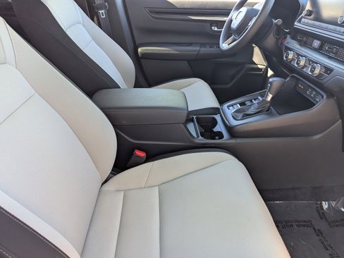 Used 2023 Honda CR-V EX image 9