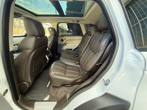 Used 2017 Land Rover Range Rover Sport HSE image 30