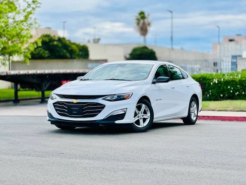 Used 2023 Chevrolet Malibu LS FWD image 1