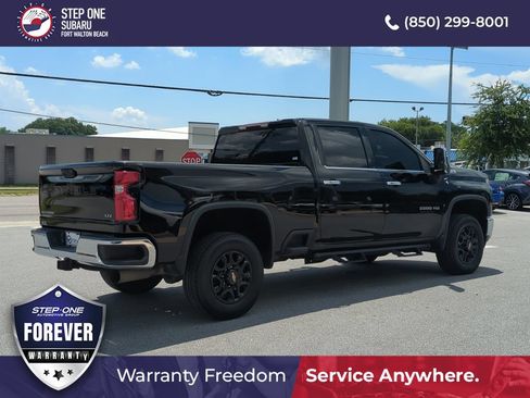 Used 2022 Chevrolet Silverado 2500 LTZ w/ Z71 Off-Road Package AWD/4WD image 7