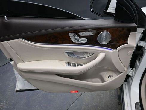 Used 2017 Mercedes-Benz E 300 4MATIC image 13