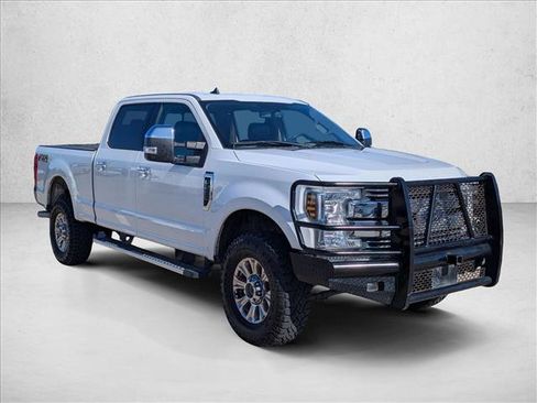 Used 2019 Ford F250 Lariat w/ Chrome Package image 3