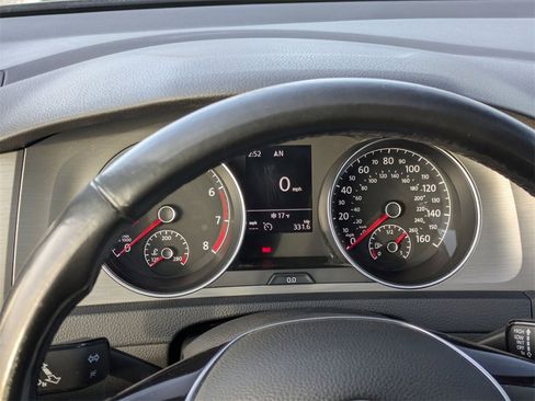 Used 2016 Volkswagen Golf S image 26