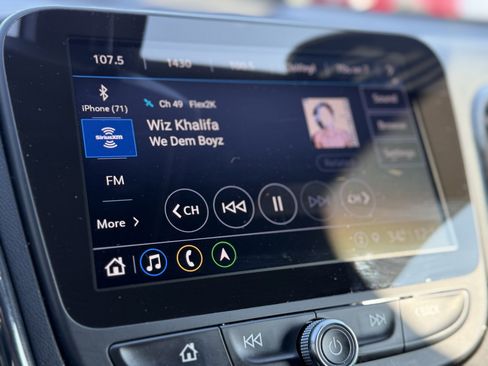 Used 2022 Chevrolet Equinox RS w/ RS Leather Package image 27