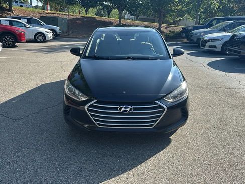 Used 2017 Hyundai Elantra SE FWD image 2