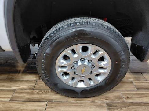 Used 2024 Chevrolet Silverado 2500 LTZ w/ LTZ Convenience Package AWD/4WD image 15