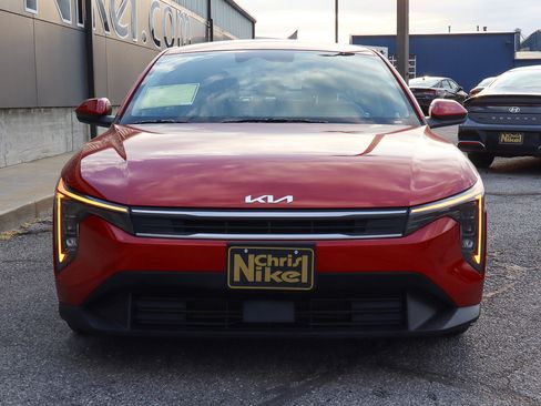 Used 2025 Kia K4 LXS image 2