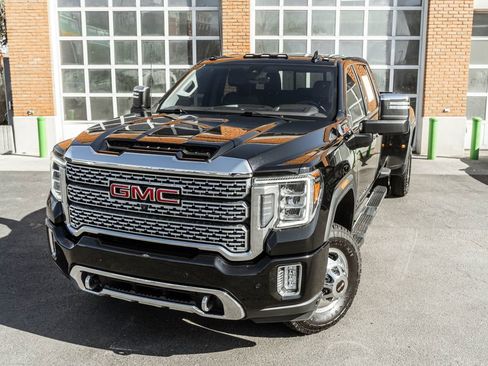 Used 2023 GMC Sierra 3500 Denali w/ Denali Ultimate Package image 2