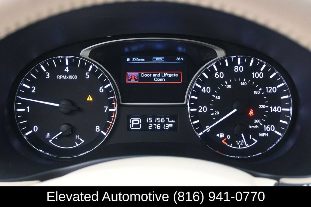 Used 2014 Nissan Pathfinder Platinum w/ Platinum Premium Package AWD/4WD image 29