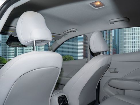 Used 2025 Hyundai Kona SEL image 18