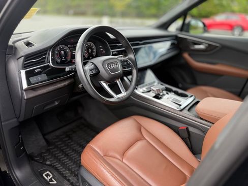 Used 2023 Audi Q7 2.0T Premium Plus w/ Premium Plus Package AWD/4WD image 13