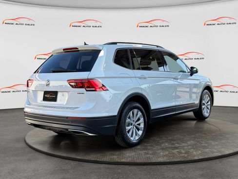 Used 2019 Volkswagen Tiguan SE w/ Panoramic Sunroof Package AWD/4WD image 10