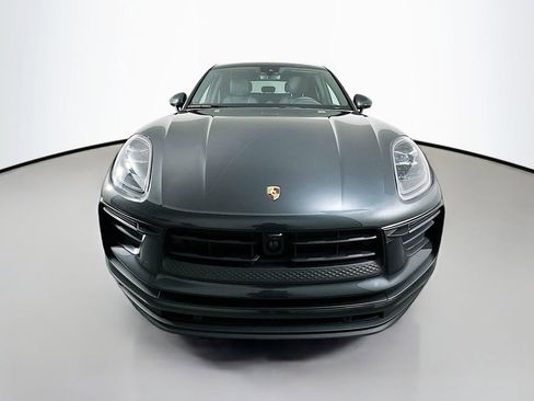 Certified 2023 Porsche Macan image 6