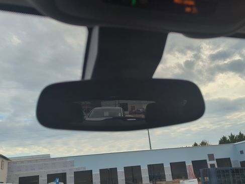 Used 2022 GMC Terrain SLT w/ Infotainment Package II image 27