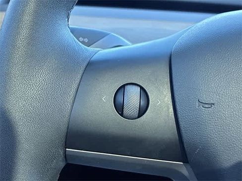 Used 2021 Tesla Model Y Long Range image 26