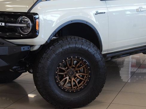 Used 2025 Ford Bronco Outer Banks AWD/4WD image 17