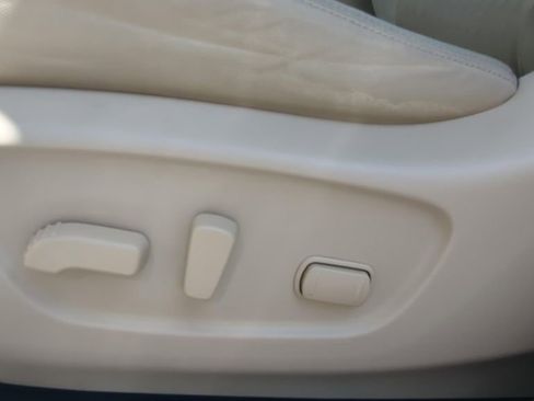 Certified 2020 Nissan Rogue SV image 18