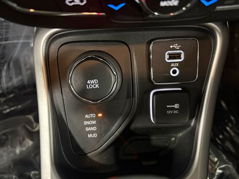 Used 2018 Jeep Compass Latitude w/ Popular Equipment Group image 22