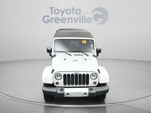 Used 2016 Jeep Wrangler Unlimited Sahara w/ Connectivity Group AWD/4WD image 22