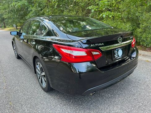 Used 2016 Nissan Altima 3.5 SR FWD image 4