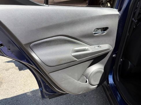 Used 2019 Nissan Kicks SV FWD image 11