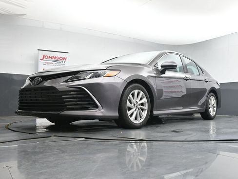 Used 2023 Toyota Camry LE image 20