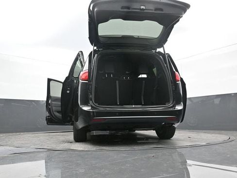 New 2025 Chrysler Voyager LX image 68