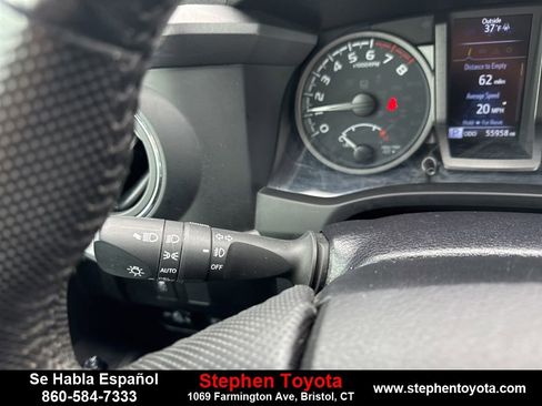 Used 2022 Toyota Tacoma TRD Off-Road w/ Technology Package image 17