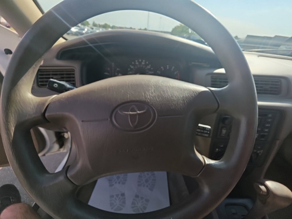 Used 1999 Toyota Camry LE FWD image 16