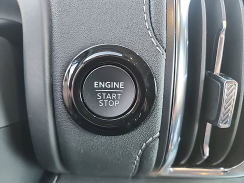 Used 2025 Ford Expedition Platinum AWD/4WD image 18
