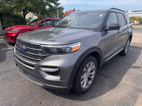 Certified 2023 Ford Explorer XLT w/ Equipment Group 202A AWD/4WD image 1